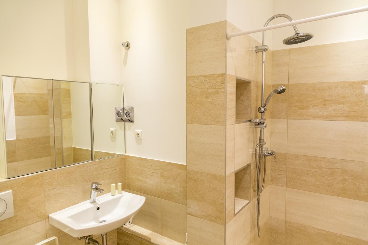 Balaton Delux Apartment Budapest Extérieur photo