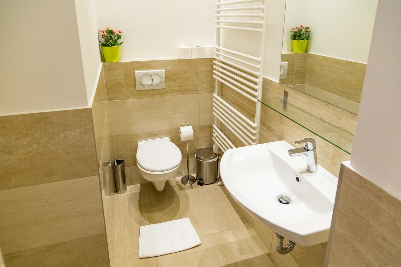 Balaton Delux Apartment Budapest Extérieur photo