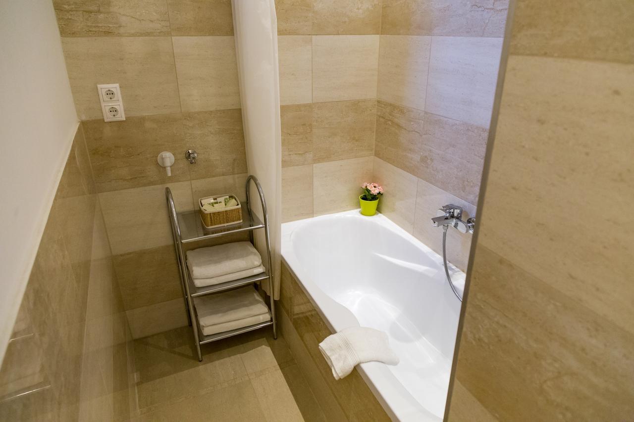 Balaton Delux Apartment Budapest Extérieur photo